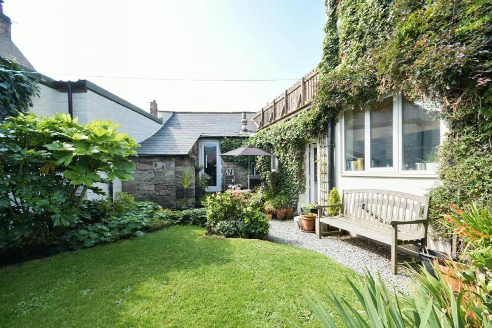 The Bakehouse Villa Seahouses Exterior photo